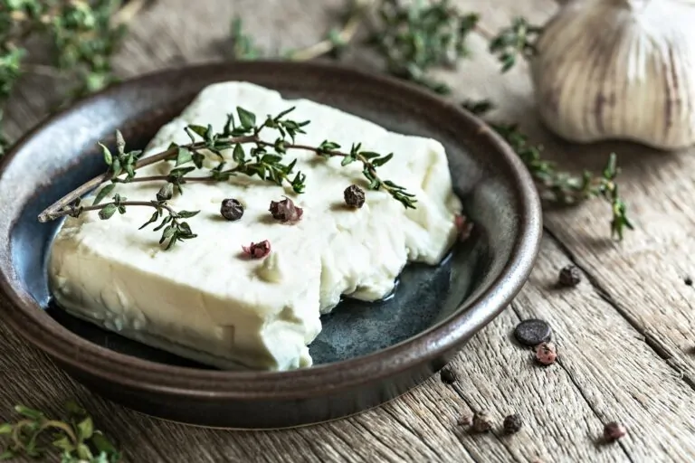 ¿Qué se puede utilizar como sustituto del queso feta? ¿Qué se puede utilizar como sustituto del queso feta?