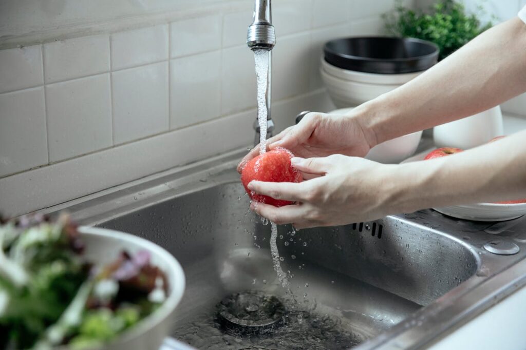 Ablandamiento del agua dura en la cocina