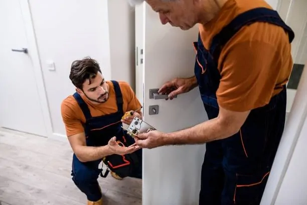 Servizi di fabbro per telecomandi e serrature di sicurezza Servizi di fabbro per telecomandi e serrature di sicurezza