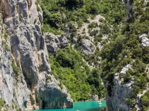Acampada, naturaleza y actividades al aire libre en las Gargantas del Verdon
