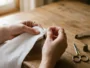 Comment faire un ourlet à la main ?
