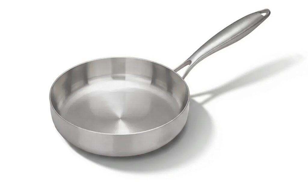 Finition brillante de l'inox brossé comme neuf finition brillante de l'inox brossé nettoyé comme neuf