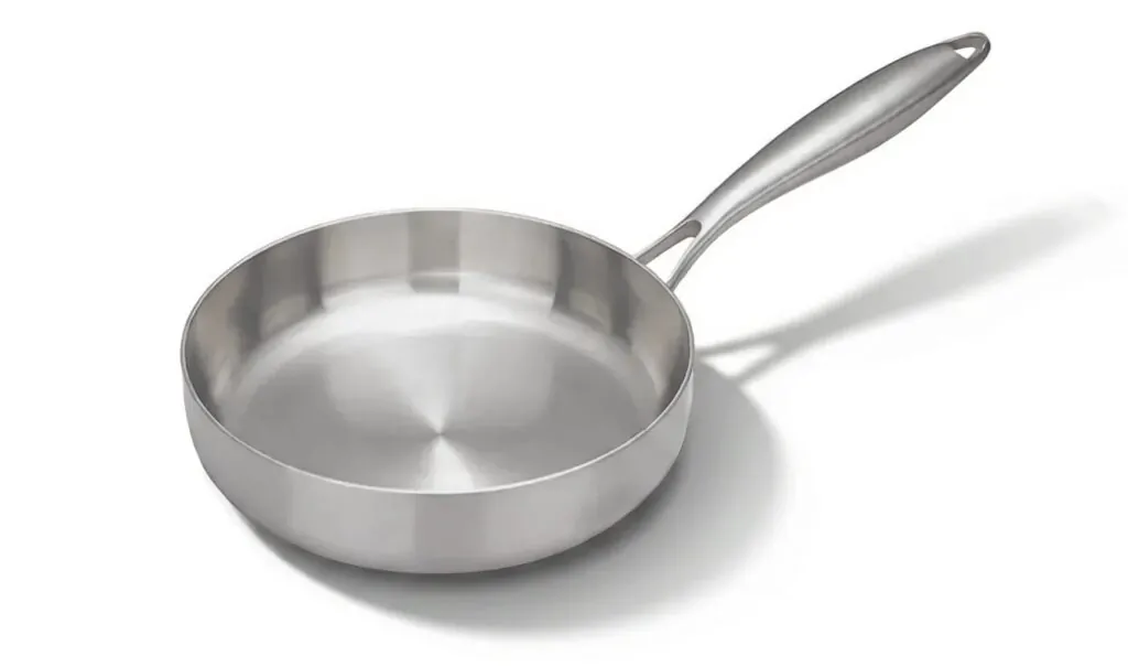 Finition brillante de l'inox brossé comme neuf finition brillante de l'inox brossé nettoyé comme neuf