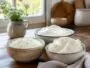 Faisselle, fromage blanc et ricotta présentés côte à côte comme équivalents français du cottage cheese